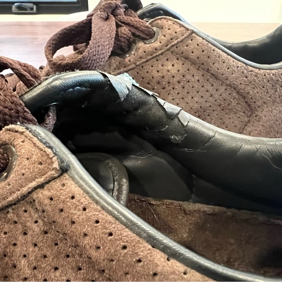 Ben Sherman Compton 2 - Perforated brown suede sneakers. Blue leather trim. - Picture 5 of 8